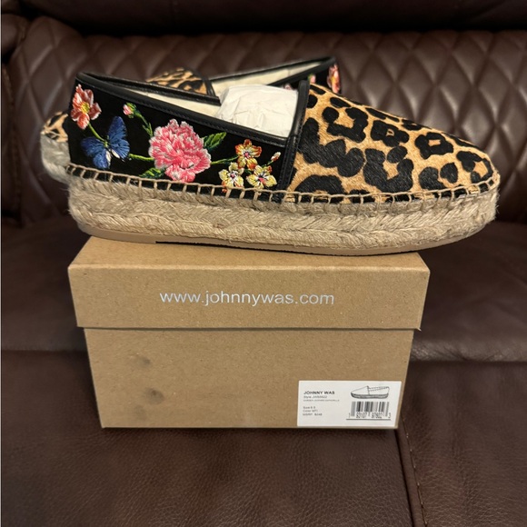 Johnny Was Shoes - GARDEN LEOPARD ESPADRILLE size 6.5